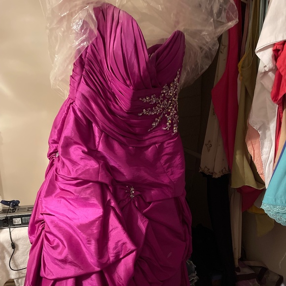 Prom dress - Picture 1 of 1
